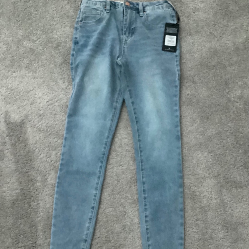NWT True Religion Halle High Rise Super Skinny Jeans ….Size 25